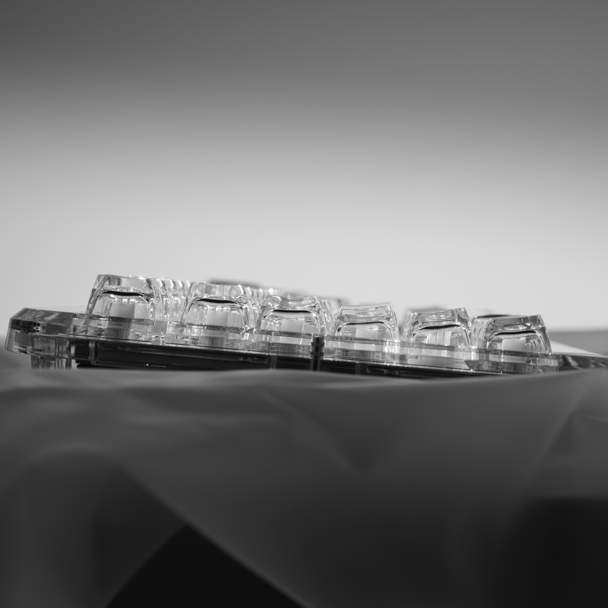 XVX Crystal Transparent SA Pro - đánh giá và giá Gaming Keyboard No Rgb